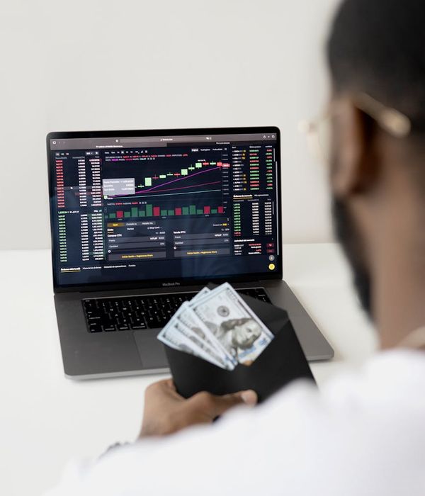 aggressive investment portfolio strategy dashboard with high growth equity funds performance